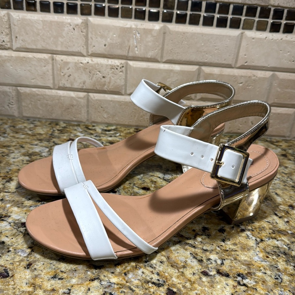 Cushion Walk by Avon sandals